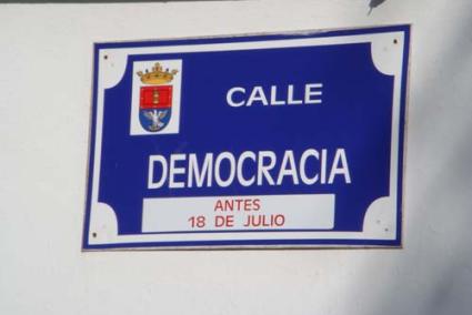 Calle Democracia - J.B.