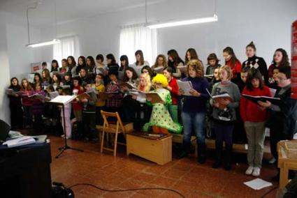 assaig. Les veus infantils de l’Escolania de Ciutadella assajaren ahir capvespre, baix la direcció de Corretja Genestar, per a preparar el concert - Cris