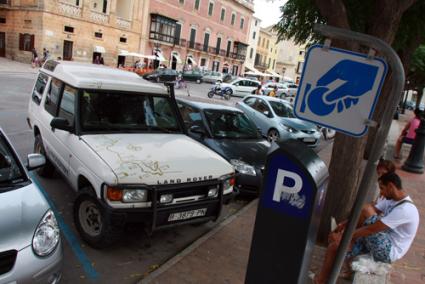 PLAÇA DES BORN. Los usuarios de estacionamientos pagarán más entre el 1 de junio y el 30 de septiembre por ser zona turística - Archivo