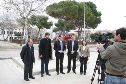 Esplanada. La céntrica plaza de Maó será el punto de partida de la nueva red, que fue presentada ayer - Javier