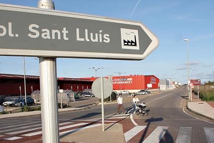 SANT LLUÍS. Los empresarios de esta zona industrial se han destacado en los últimos meses por su insistencia ante el Ayuntamiento en demanda de una rebaja del IBI - Gemma Andreu