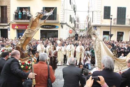 Maó. Numeroso público en los actos del Domingo de Pascua - Gemma Andreu