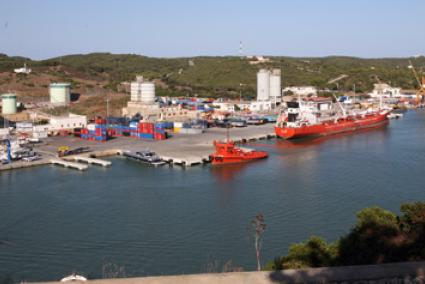 Acceso. La nueva estación marítima y el varadero están pendientes de que se defina el diseño del nuevo vial de conexión con el Cós Nou - Archivo