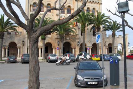 Ayuntamiento. Queda de nuevo en el centro de la polémica con esta nueva denuncia - Archivo