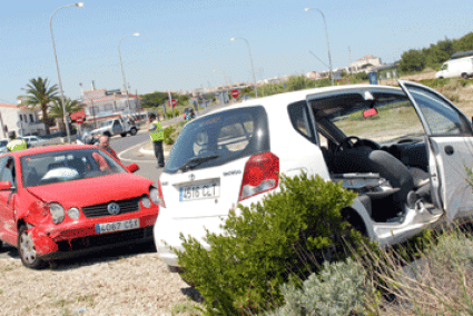 En el accidente se han visto implicado dos vehículos. - Paco Sturla