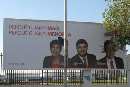 Valla. La publicidad electoral de UMe, UpyD y CMe ha sido ocultada por el cartel del PSOE - Pep Mir