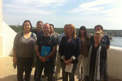 Maó. Reynés junto a varios miembros de su candidatura - P.PP.