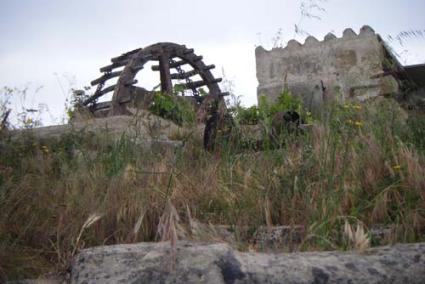 Máquina. Utilizada antiguamente para el riego y hoy, abandonada - UMe