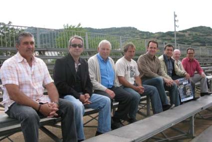 Presentación. Los organizadores del evento, junto a representantes políticos en el Recinto Ferial. - M.P.