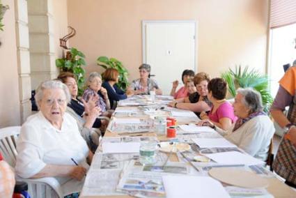 Participación. El cursillo contó con cerca de una veintena de alumnas entre los 55 y 81 años - Óskar Pérez