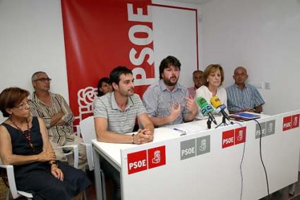 EQUIPO. El Grupo Socialista presentó ayer sus principales líneas de actuación desde la oposición - Javier