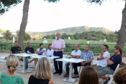 Hort de Sant Patrici. Els representants municipals van informar de les novetats d’enguany - j.j.