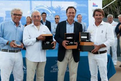 ganadores. Guasch, Mealli, Ribas y Créac’h, con sus trofeos - james robinson taylor