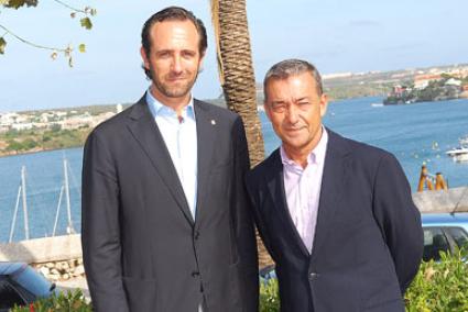 Bauzá junto a Paulino Rivero, presidente del Gobierno de Canarias - Paco Sturla