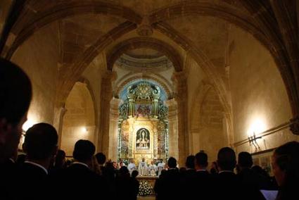 expectació. Caixers i cavallers, Acompanyats per un nombrós públic, van desplaçar-se fins l’ermita de la Verge de Gràcia per celebrar el primer acte religiós de la festa - Gemma Andreu