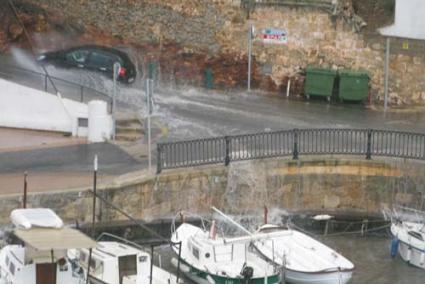 El agua que caía desde Dalt sa Quintana se precipitaba al mar formando una cascada - LLAC