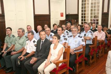 Maó. El salón de plenos del Ayuntamiento acogió el acto de celebración de la festividad de San Rafael - Javier