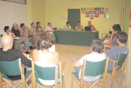 Asamblea. 21 personas se dieron cita en una reunión que generó un intenso debate - Pep Mir