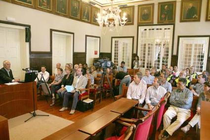 Presentación. Antoni Fiol informó de la segunda memoria del Policía Tutor elaborada por el ISPIB - Javier