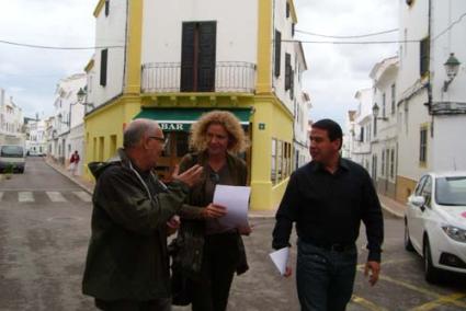 Izquierda. Garcia Gasulla y Baquero visitaron ayer Es Migjorn - PSOE