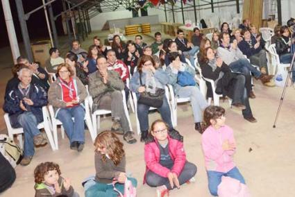 Es Mercadal. Nombrosos escoltes en actiu i altres que ho van ser en la seva joventut van participar a l’acte de cloenda - D.M.