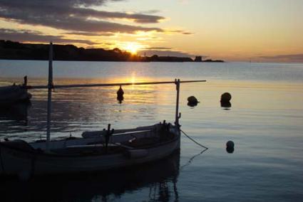 El primer amanecer de 2012 captado en Calasfonts - Francisca Fumador i Esperança Villalonga