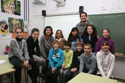 Grup de treball. Els dotze nens han treballat de valent amb Miquel Mas per fer possible el projecte - Javier/M.M.