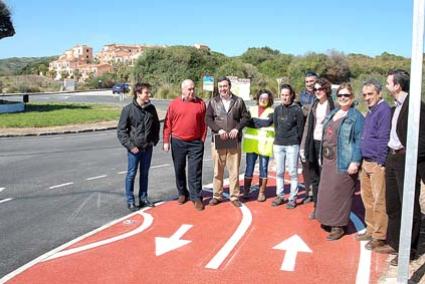 Carril. Se ha creado para que haya un uso compartido entre ciclistas y peatones en el tramo que va desde la carretera de Fornells hasta la urbanización turística - Gemma Andreu