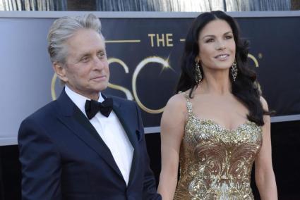 MICHAEL DOUGLAS Y CATHERINE ZETA-JONES HACEN VIDAS SEPARADAS, SEGÚN PEOPLE