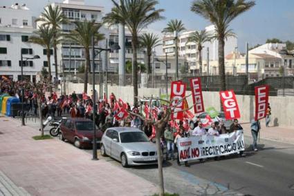 Los manifestantes tomaron un domingo más las calles de Maó - Javier