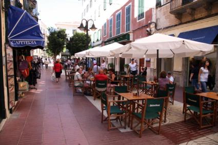 Alegaciones. CAEB no está de acuerdo con la normativa sobre terrazas - Archivo