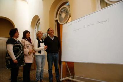 Mestres. Antònia Moll, Maria Pilar Manguán (‘Luchi’), Joana Moncada i Nofre Martí, a la Casa de Cultura de Ciutadella - Cris