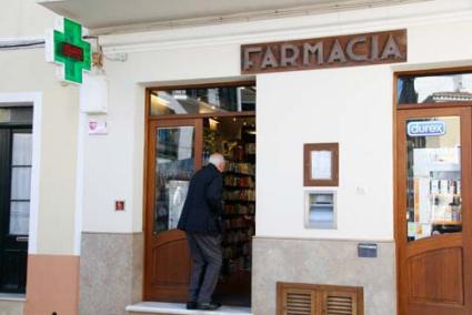 Personas mayores. A los jubilados y pensionistas les tocará asumir el 10 por cien del coste de las recetas - Cris