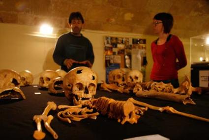 Exposicions. El Museu Municipal de Ciutadella sorprendrà els visitants amb una mostra espectacular de la Cova des Càrritx i de la des Mussol, així com amb la col·lecció de Júlia Bagur de vestits dels segles XIX i principis del XX - Cris