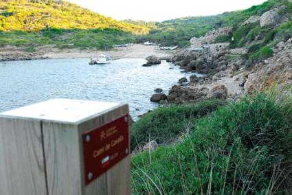 Fontanelles. La cala, al norte de Ciutadella y cerca de La Vall, está muy concurrida en fines de semana como éste, el de Cinquagesma - Archivo