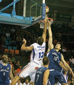 El Menorca ha ganado los dos partidos de la fase regular al Melilla y llega a la final lanzado con seis triunfos consecutivos. - Archivo