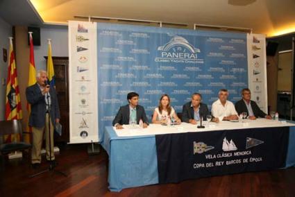 Presentación. El evento fue presentado en el CM Mahón con Jiménez, Pons, Suárez, Francesc Pons y Pedro Palay, en la mesa - Javier