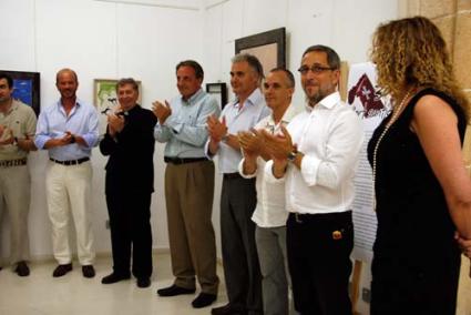 Sala Xec Coll. L’exposició conté les obres de quasi una trentena de pintors locals, una de les mostres col·lectives inspirades en Sant Joan més variades. El diari "Menorca" vol compartir amb Ciutadella fins a finals de juny, aquest patrimoni santjoaner - Cris