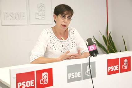 Comparecencia.Joana Barceló, ayer en la sede del PSOE de Maó - JAVIER