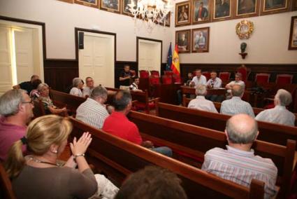 Asamblea. La asistencia fue escasa pero los socios se mostraron muy activos en el debate - Javier