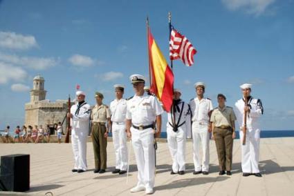 Homenaje. Tuvo lugar en la plaza que lleva el nombre del almirante, junto al Castell de Sant Nicolau - Cris