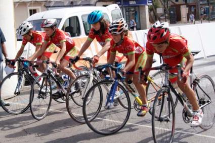 Júlia Bosch. La ciclista de Ciutadella, ante una gran experiencia - Archivo