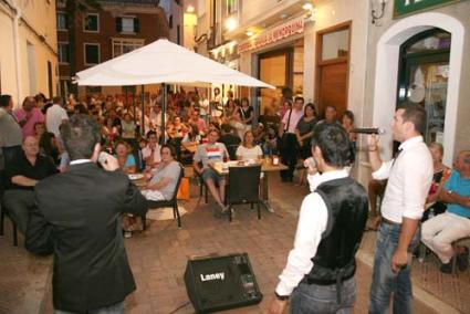 Tenors. Tres potents veus van entusiasmar el públic reunit al carrer Rosari - Javier