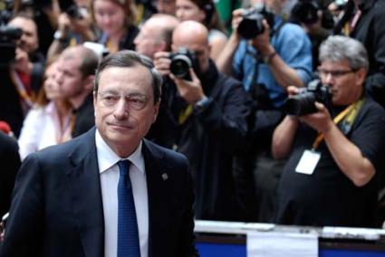 DRAGHI. Subraya que la supervisión bancaria debe separarse de la política monetaria - Reuters