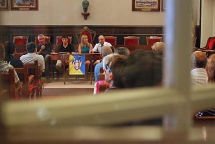 Presentación. El club presentó los actos ante sus socios ayer tarde en el Ayuntamiento de Maó - Gemma Andreu