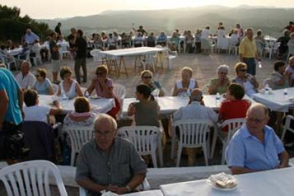 Festa. Pons Fuxà cedí l’espai perquè els jubilats gaudissin de les vistes - Cris Llufriu