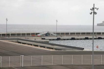 Dique. Muelle que ha quedado sin uso después del traslado del barco de Interilles a Eivissa - Cris