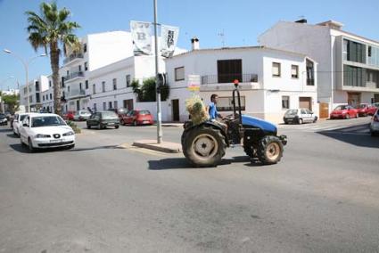 Avenida. Se ha restablecido el giro a la izquierda que lleva a la zona conocida como Pou Nou - Javier