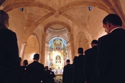 Religiositat. La celebració litúrgica va comptar amb l’assistència dels caixers i cavallers de la qualcada, de les autoritats i dels fidels - Gemma Andreu