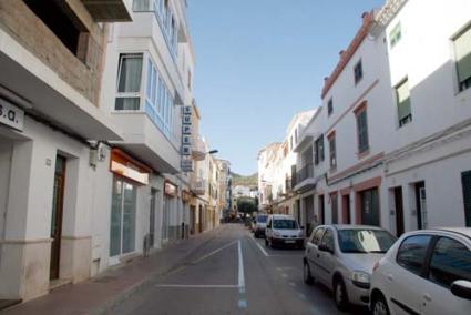 Carrer Pau Pons. El pirómano residía en la casa de su compañera sentimental cuando venía a la Isla - Cris